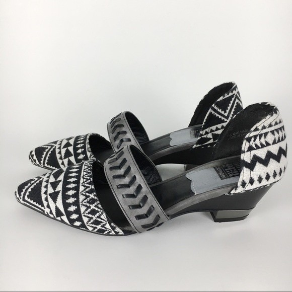 Size 6 Geometric Aztec Tribal Black White Grey Womens Low Wedge Heels Shoes - Picture 5 of 9